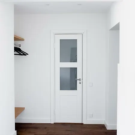 Supeluse-strassel With Gated Parking Apartament Parnawa