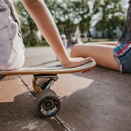 Supeluse-strassel With Gated Parking Apartament Parnawa