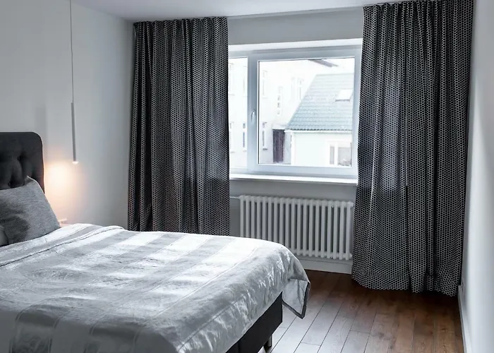 Supeluse-strassel With Gated Parking Apartment *