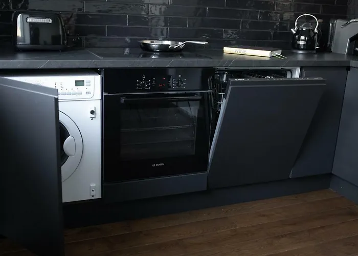 Supeluse-strassel With Gated Parking Apartment *